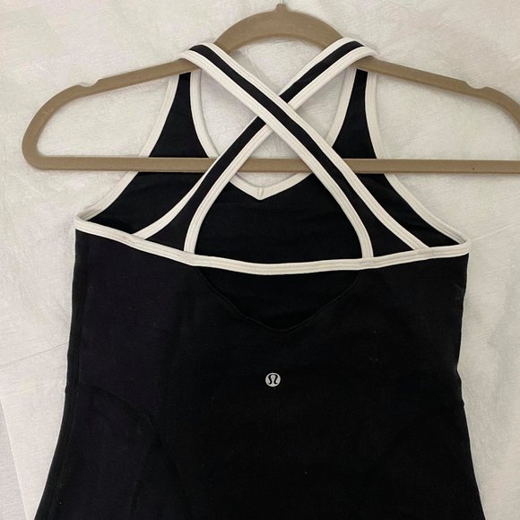 Lululemon Black Crossback Tanktop - Picture 3 of 3